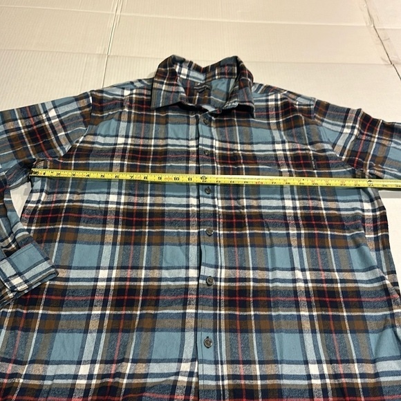 Eddie Bauer striped plaid flannel button down shirt 100% cotton w front pocket - Picture 2 of 10